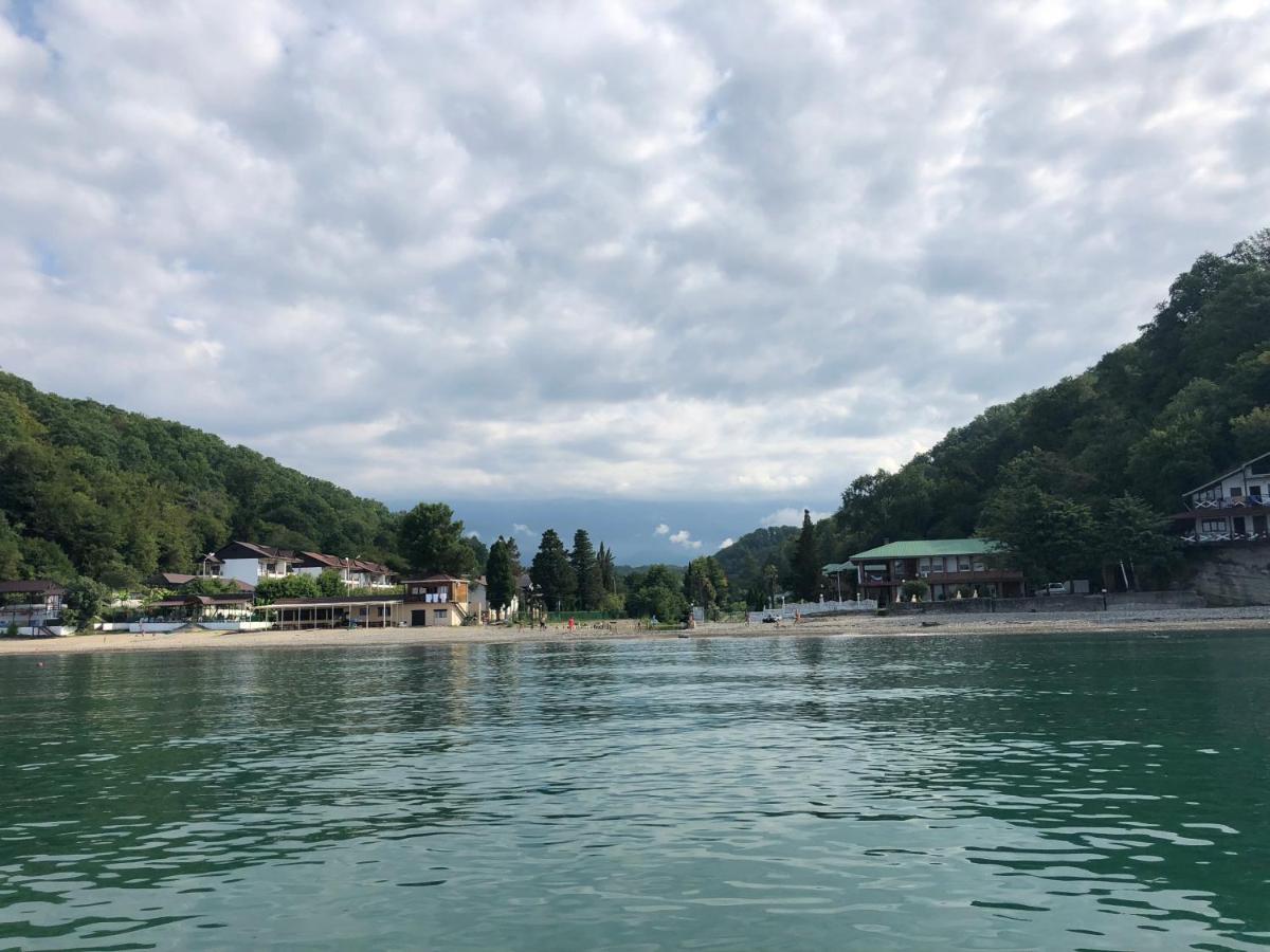 Золотая Бухта База Отдыха Pizunda Bagian luar foto